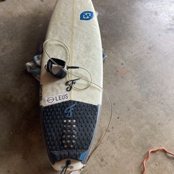 Surf Board Secco Carvings 5’2”