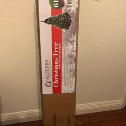 6’ Christmas Tree