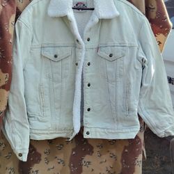 1980's Levi's Sherpa Light Wash Denim Jacket (Size L)