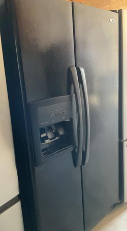 Amana Side-by-Side Black Refrigerator Fridge
