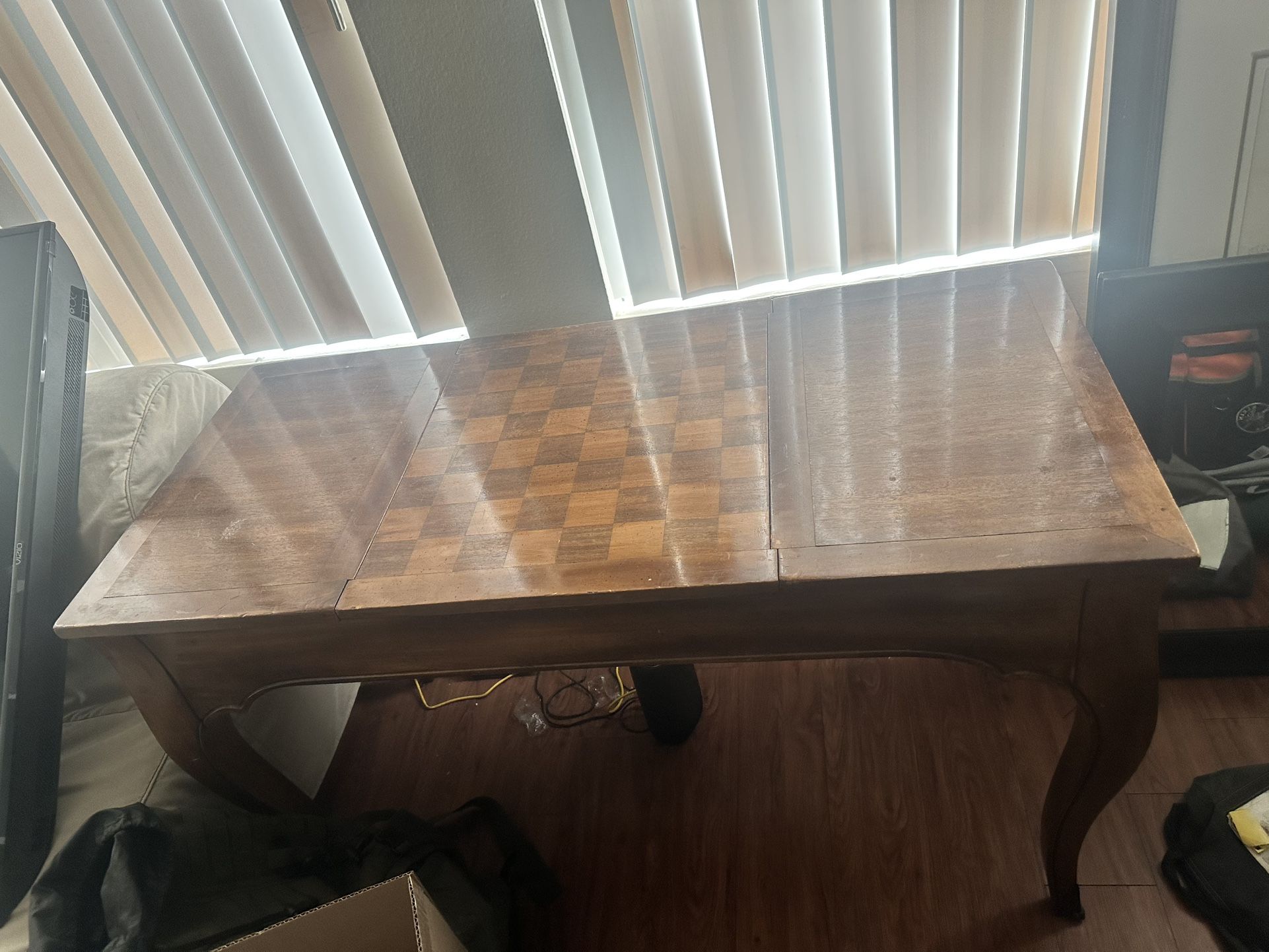 Desk / Table 