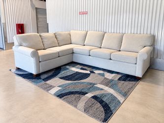 Cream Sectional Couch W/ Free Delivery 🚚