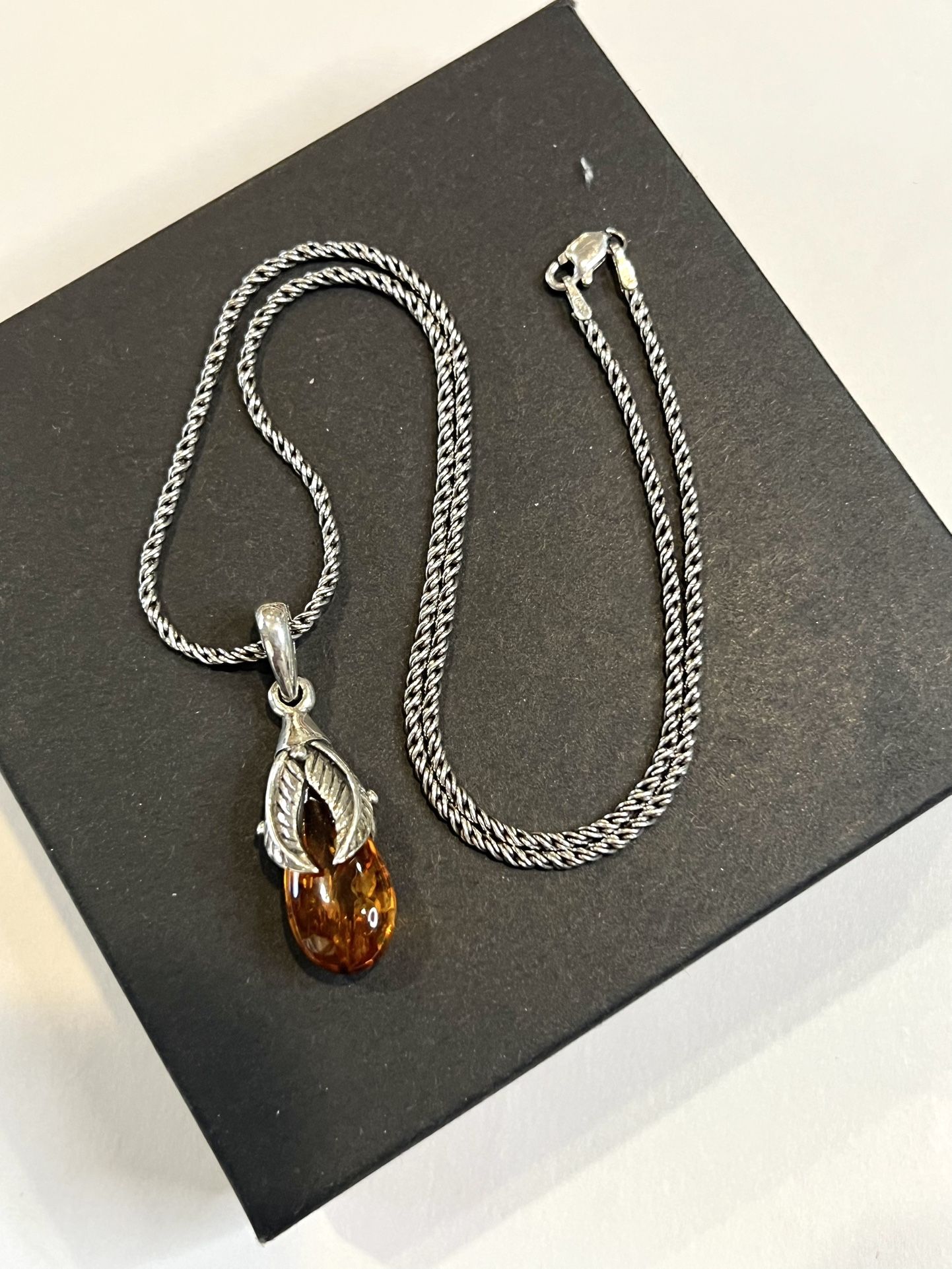 925 Sterling Silver Natural Amber stone necklace size 16”