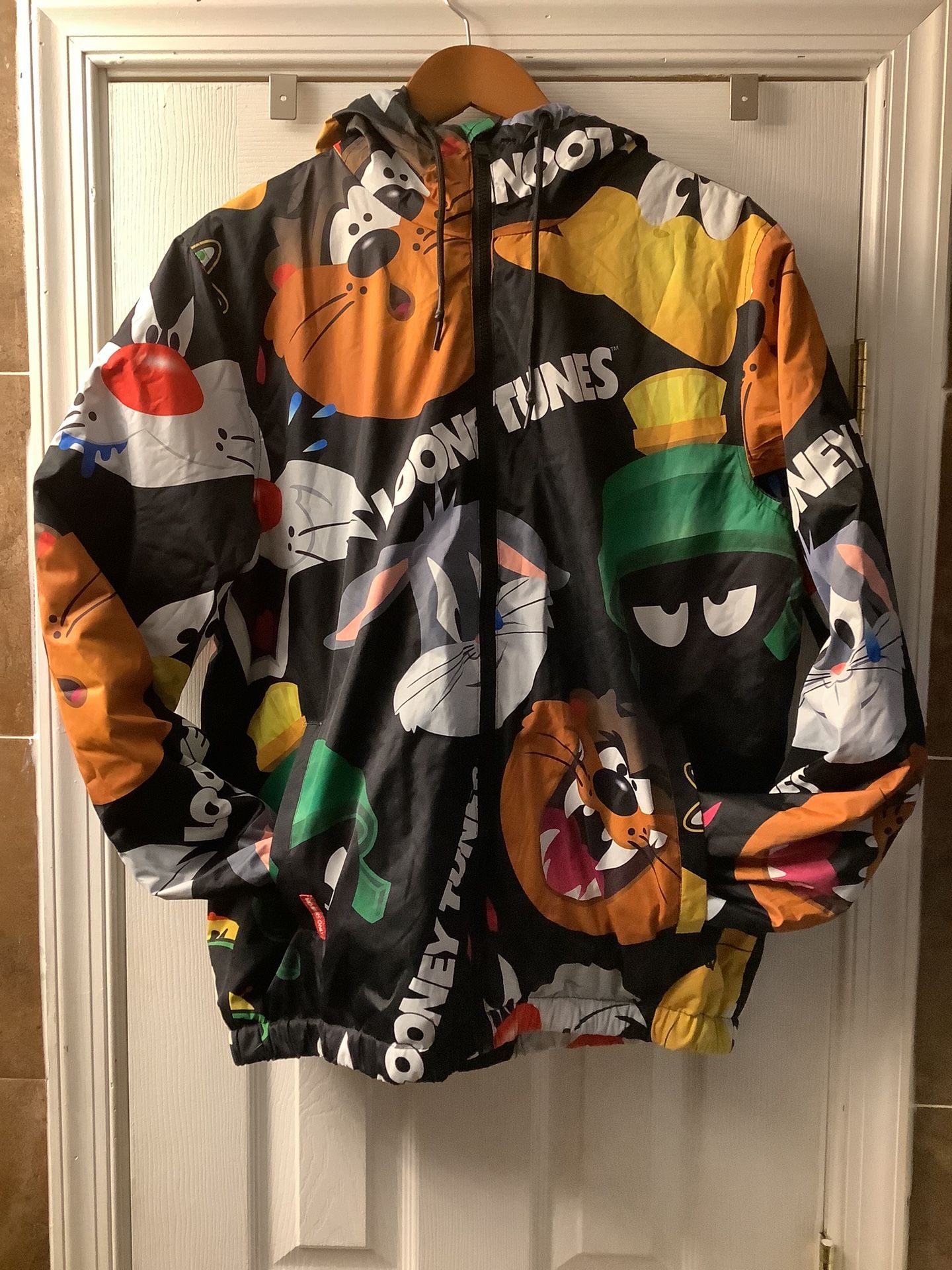 Looney Tunes Men ‘sMembers Only All Over Print Jacket Size M
