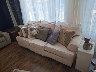 Couch/ Sofa
