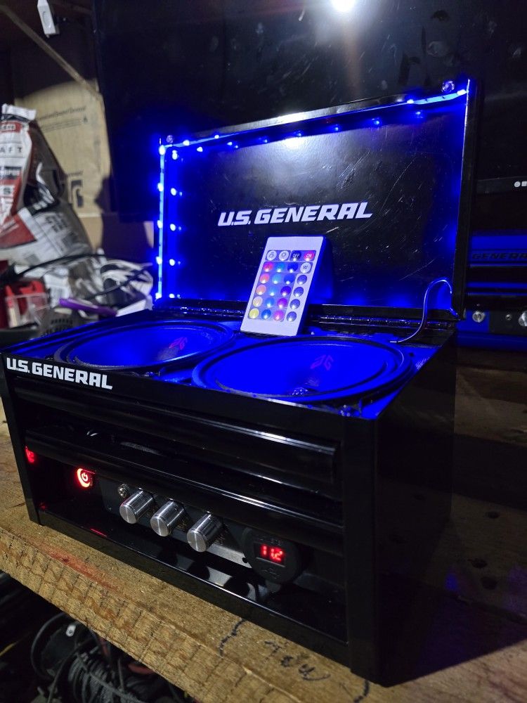 Us General Bluetooth Speaker