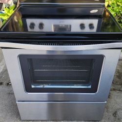 Preciosa Estufa Electrica Whirlpool Luz 220V Seminueva Plancha De Vidrio Lista Para Usar Super Limpia Trabaja Bien Los 4 Quemadores Y El Horno $180