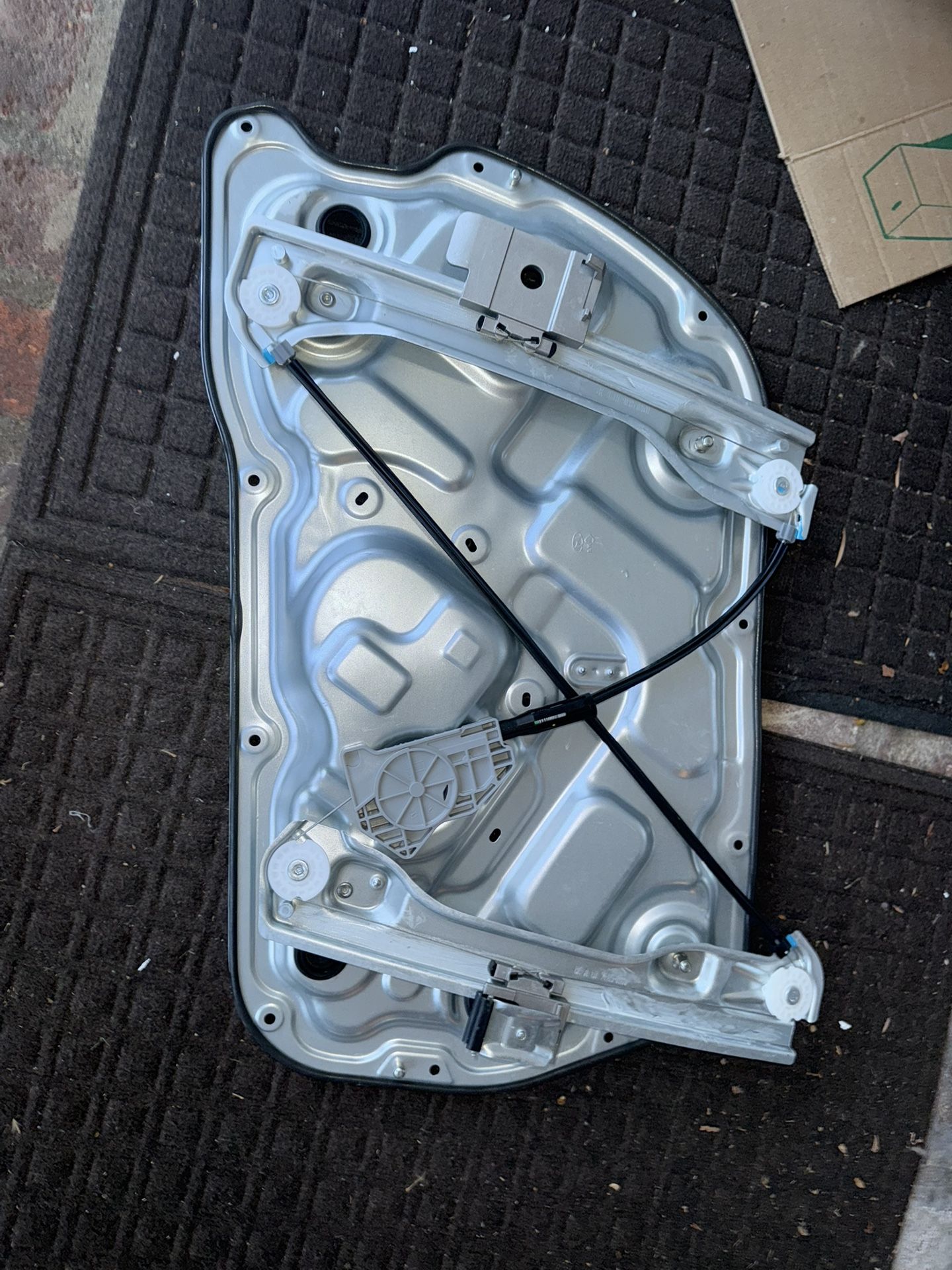 GENUINE OEM Window Regulator LEFT for 10-16 Hyundai Genesis Coupe 82481-2M000