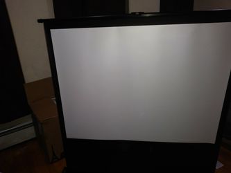 DA-lite projection screen