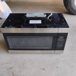 Selling Microwave 
