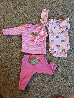 Lots of Adorable Newborn Outfits (21pc)