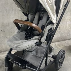 NUNA stroller