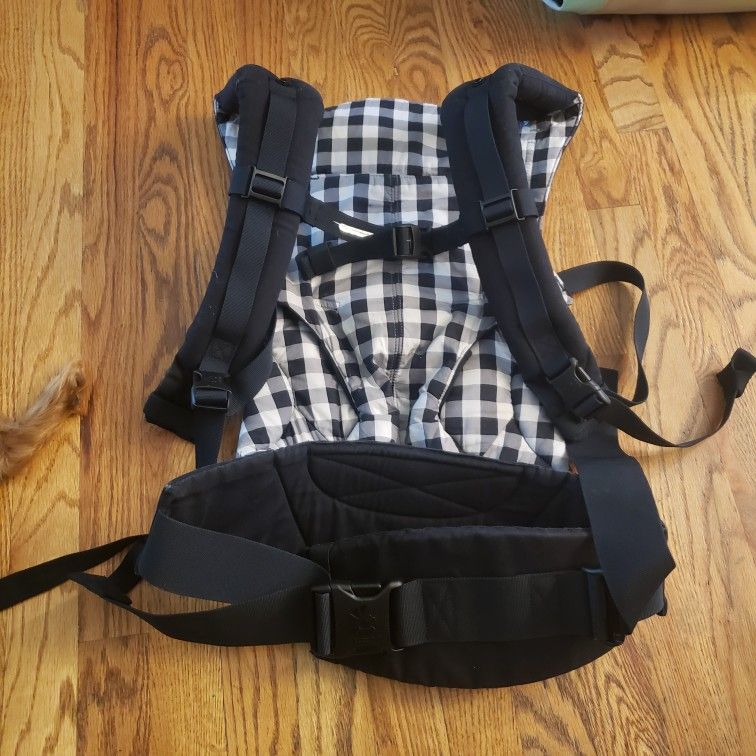 Ergo 360 Black And White Plaid Baby Carrier