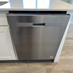 Whirlpool Dishwasher