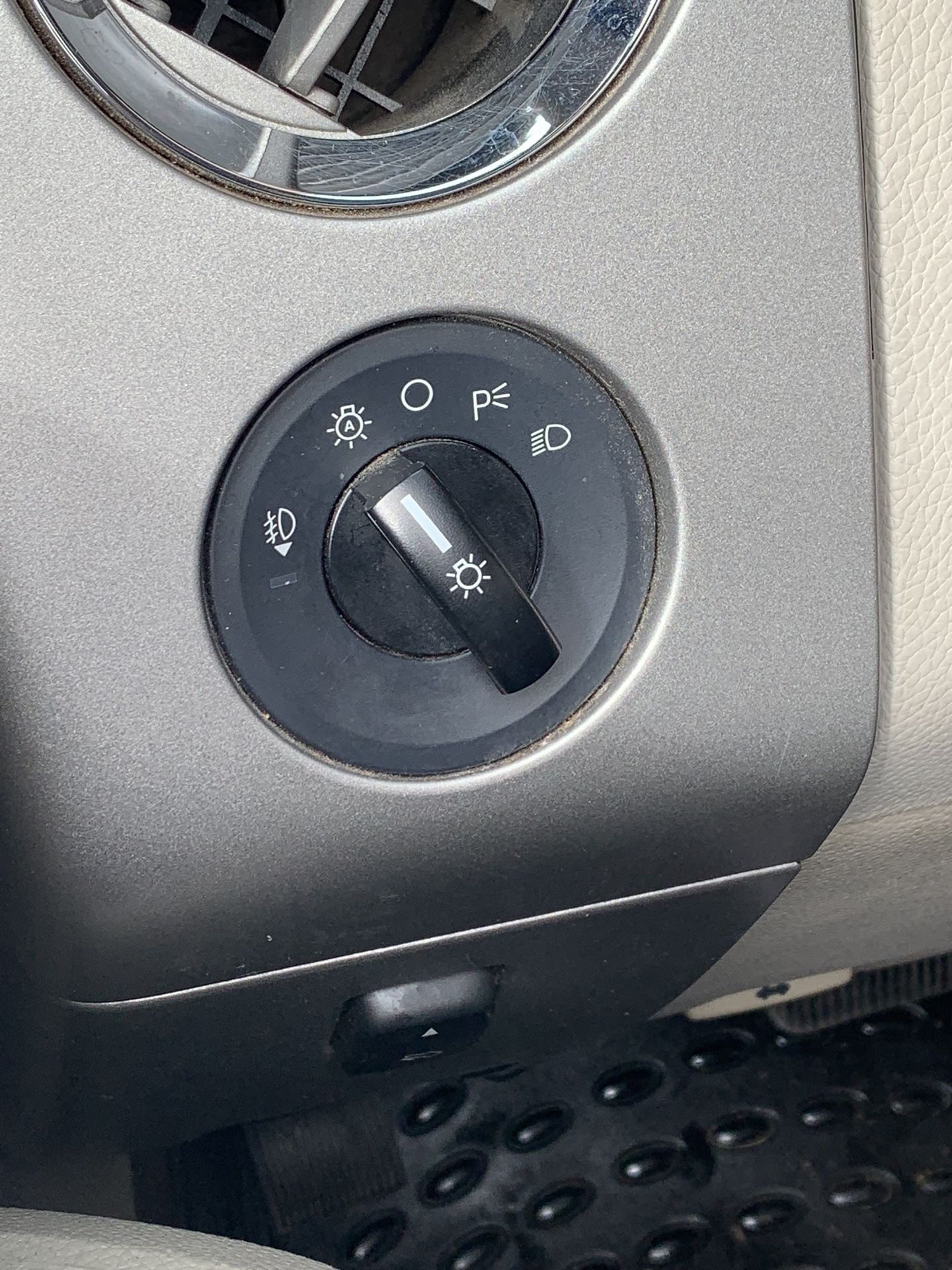 2014 Ford Expedition  Headlight  Switch