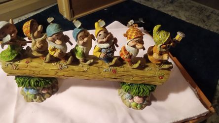 disney snow 7 dwarfs collectible