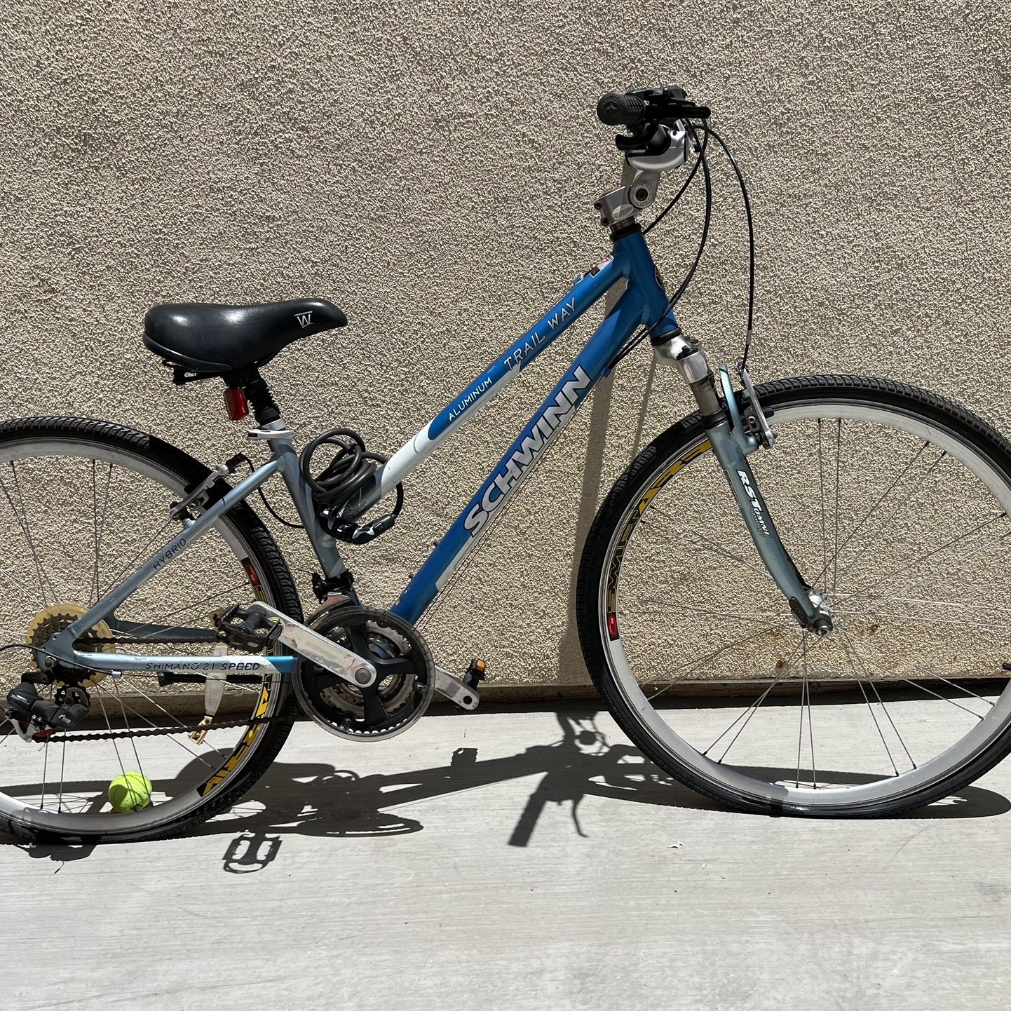Schwinn Trailway Women's Hybrid Bike, 21 Speed, Blue. for Sale in San  Diego, CA - OfferUp