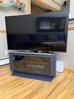 Samsung Curved Smart TV – Large Screen – Excellent Working Condition
