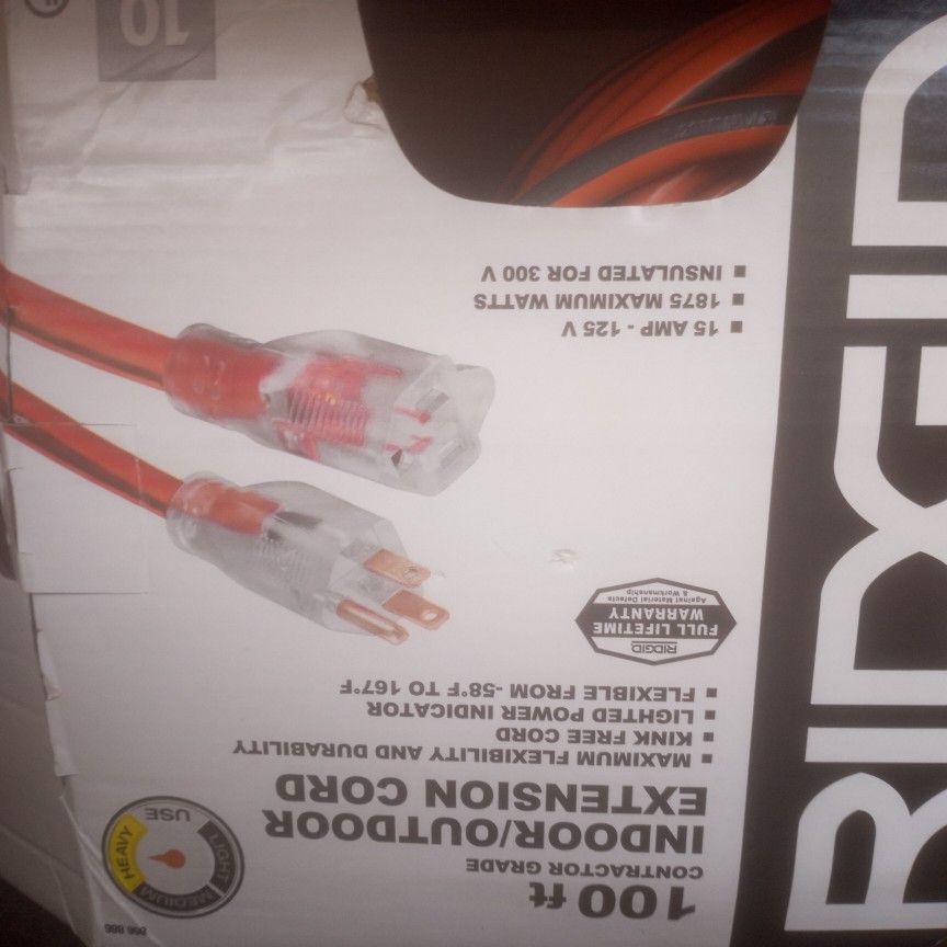 Never used indoor/outdoor Extension cord 100ft