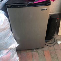 Mini Fridge For 100