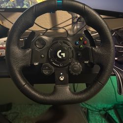 Logitech g923 w/ peddles Xbox/Pc compatible 