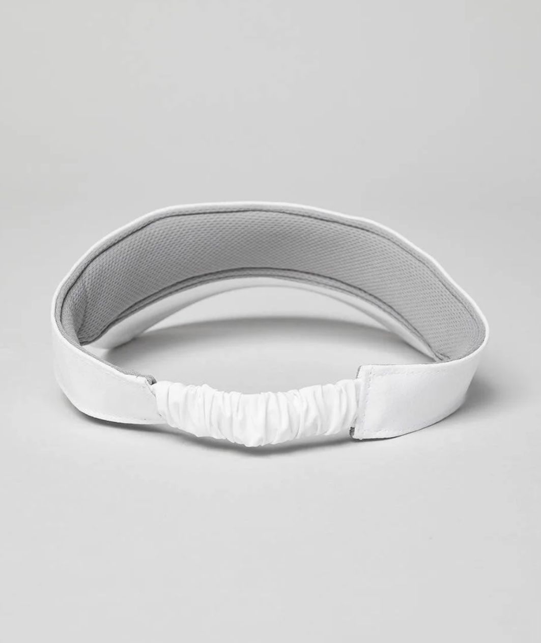 Alo Yoga Captivate Visor White for Sale in Brea, CA - OfferUp