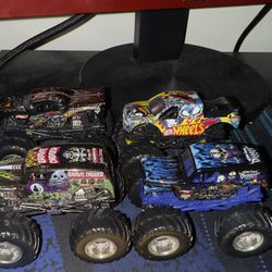 4 Monster Jam Hot Wheels Toy Trucks 1:64