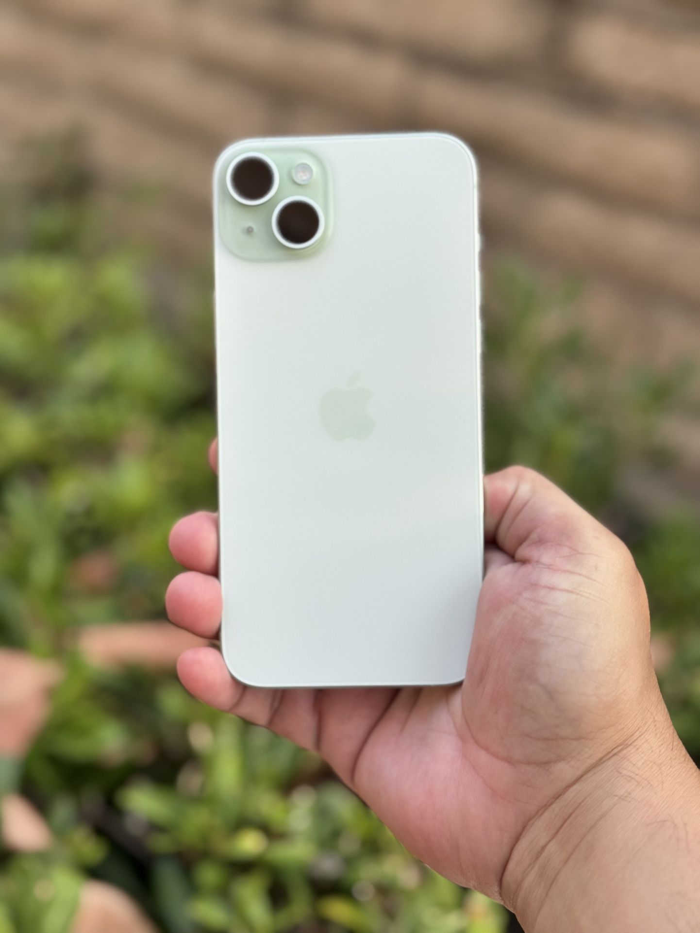 IPhone 15 PLUS 128 GB, PRISTINE! UNLOCKED. . Hablo Espanol.