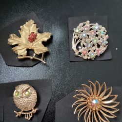 4 Sara Coventry Brooches