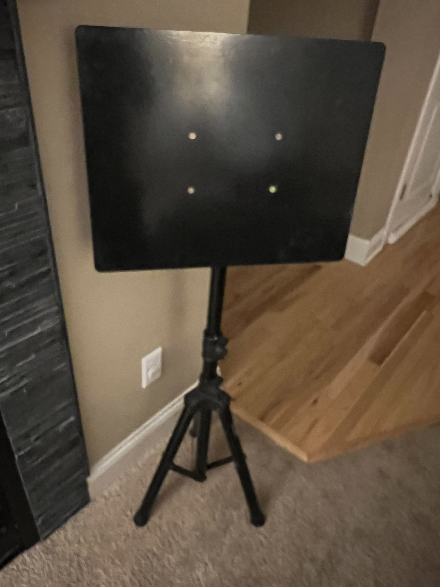 Laptop/Projector Flat Tripod Stand