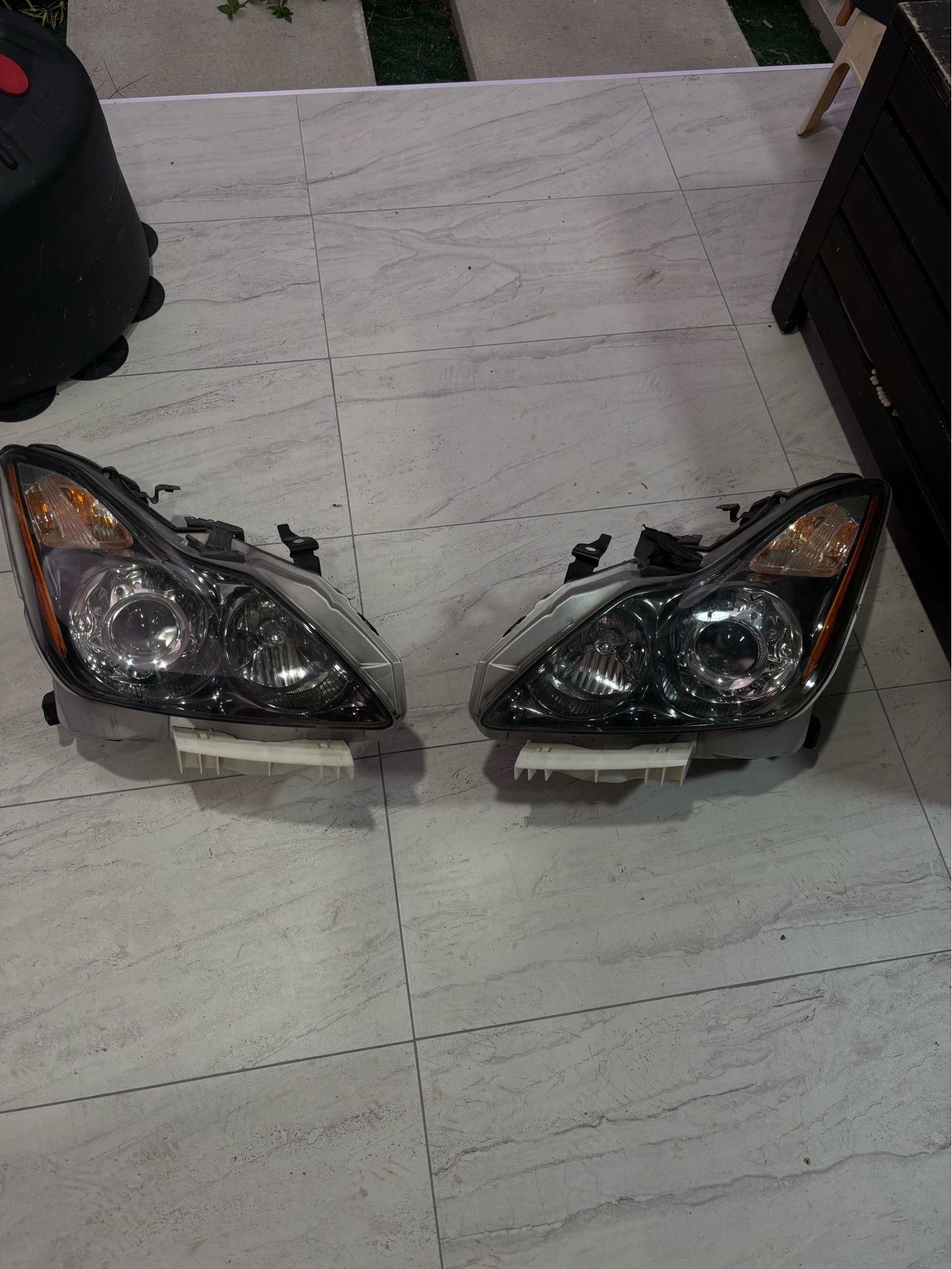 Infiniti G37 Coupe 2008-2013 Q60 14-15 OEM Headlights Set