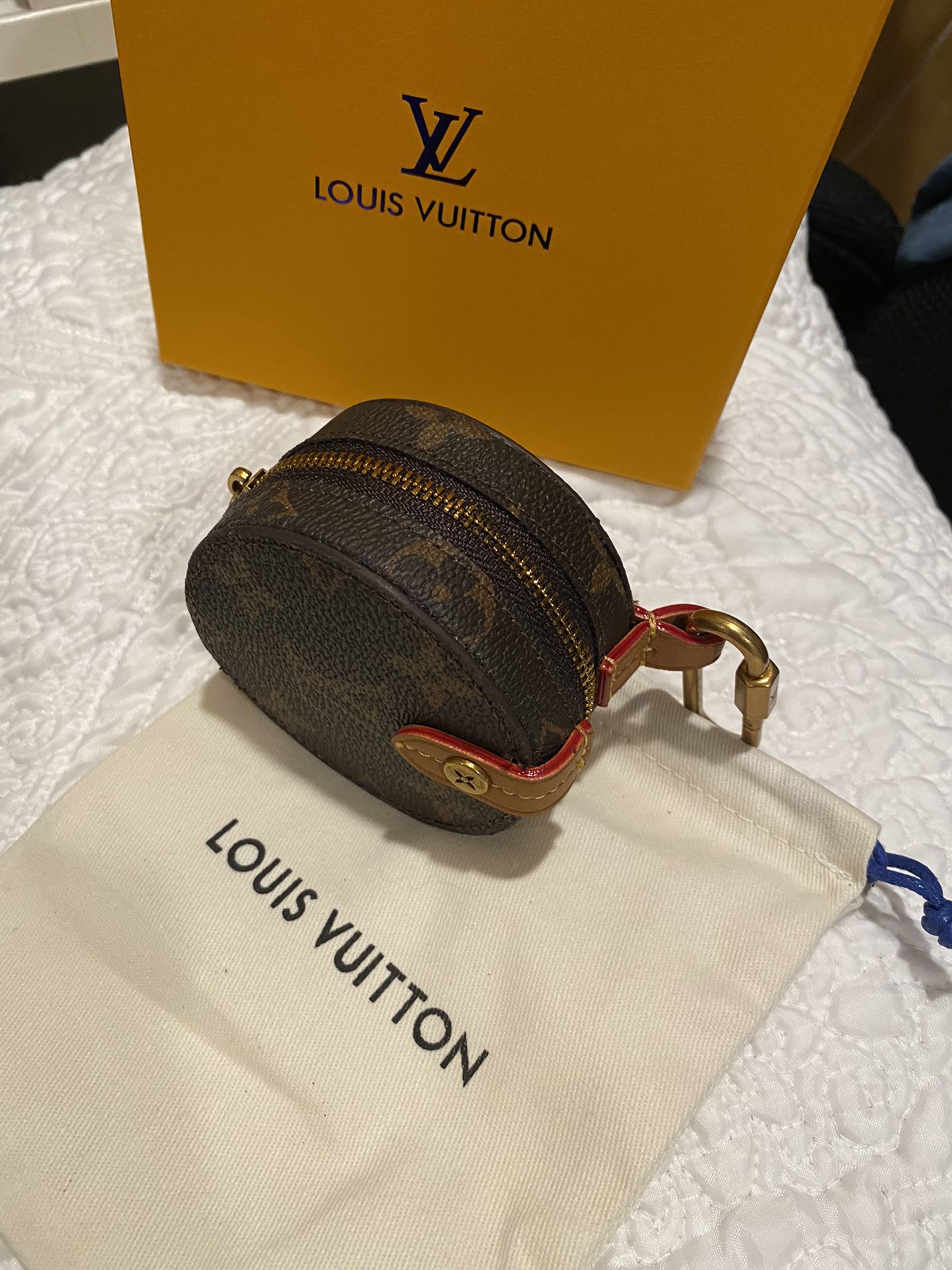 New LV Luxury Brand Old Flower Leather Wallet Keychain Brown Letter Lucky Clover Purse Bag Charm Accessories Best Gift For Friends