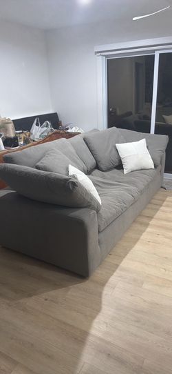 Cloud style sofa like new