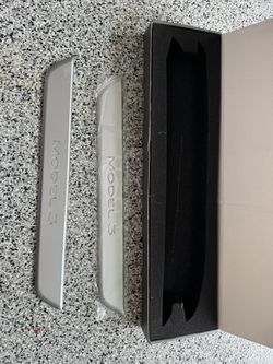 Tesla Illuminated Lit Door Sill Plates