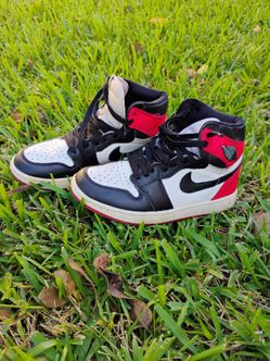 Nike Air Jordan 1 Retro High OG Black Toe size 7 sneakers. Pre owned