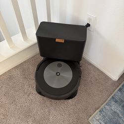 Roomba j7+