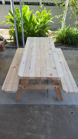 Kids picnic table