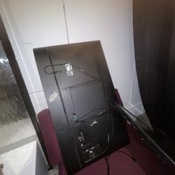 2 Big Flat Screen Tv’s Hisense 