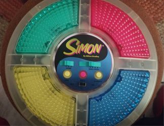 REDUCED - Classic Milton Bradley Simon Electronic Game w/ Orig.  Box 