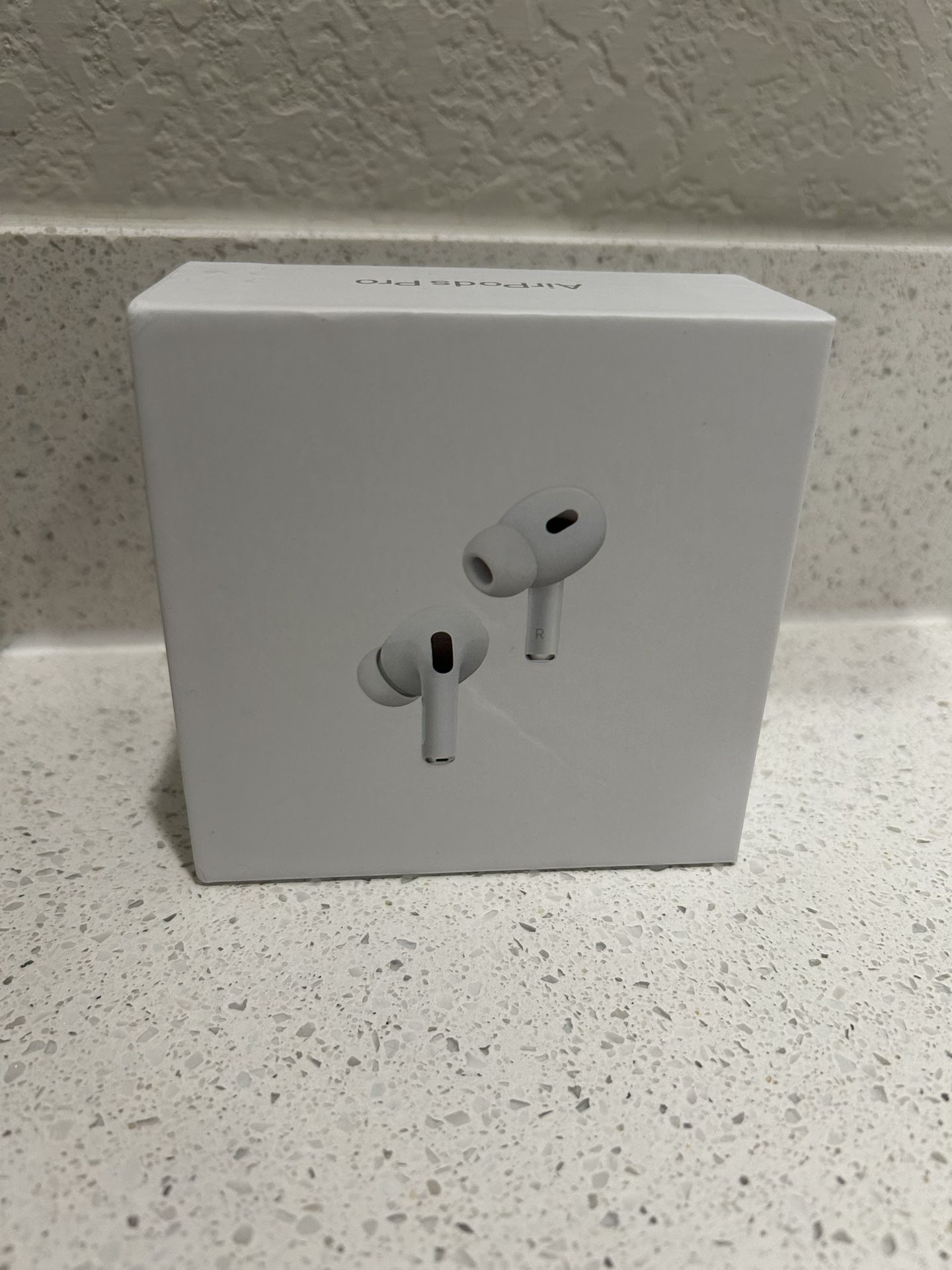 AirPods Pro 2nd Generation w/ Lightning/Wireless Charging Case (2023)