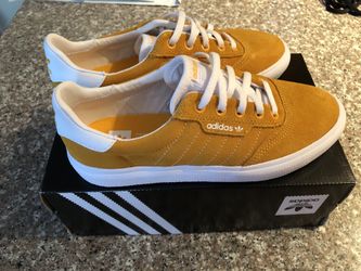 Adidas boys 5.5