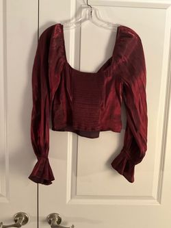 Women's burgundy Satin Square-Neck Puff Sleeve crop Top size small