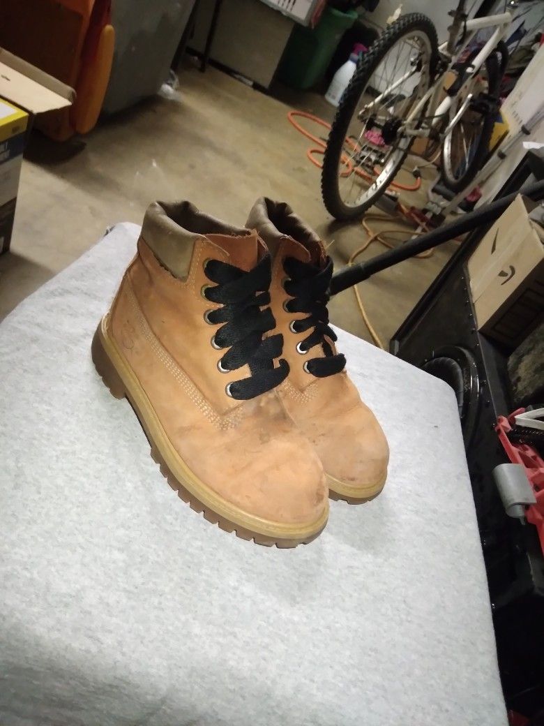 Juniors Timberland 6" Boots Size 5.5 Junior