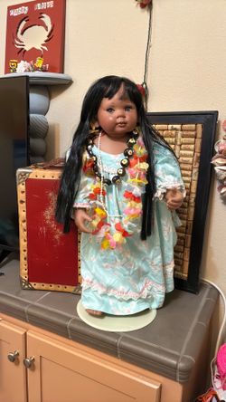 Porcelain Hawaiian doll
