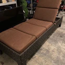 Wicker Chaise Lounge 
