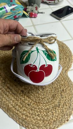Cherry wax warmer (as is)(missing lid)