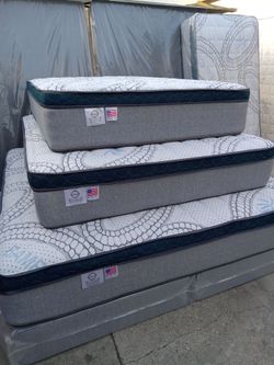 Queen Size Pillow Top Mattress 12"