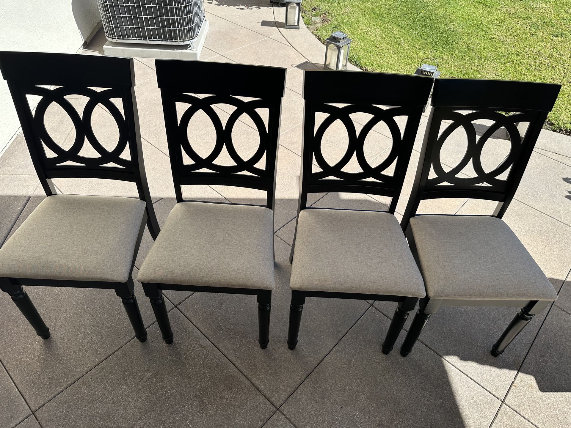 Dining chairs like new