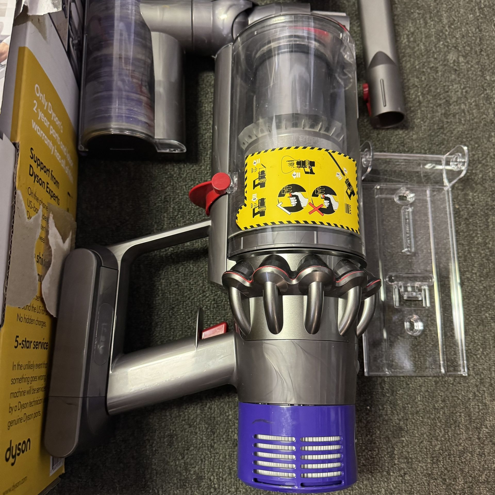 Dyson Cyclone V10 Total Clean+ Comes with NEW Battery and accessories