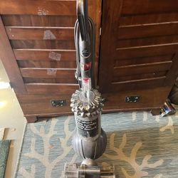 Dyson Vacuum Upright Cleaner 